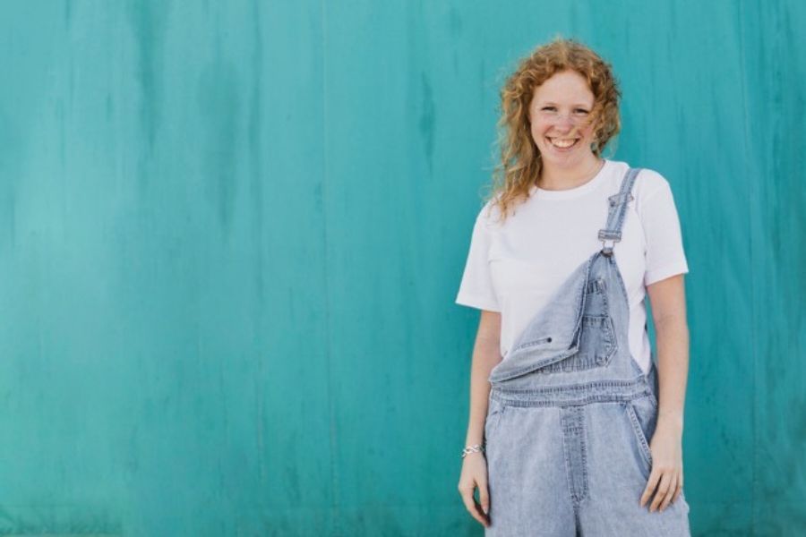 how to wear a white shirt