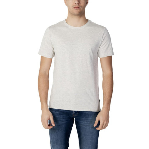 Stylish man in Only & Sons classic white t-shirt