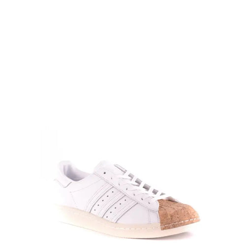 Adidas Weiße Herren-Sneaker aus Leder mit Zehenkappe aus Naturkork und cremefarbener Gummisohle, sportliches Slip-on-Modell 35571