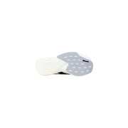 Weiße und graue Gummisohle mit Perforation und adidas Logo auf adidas Herren-Sneakers, weiß, sportlich, aus Synthetik, zum Hineinschlüpfen, JH6206