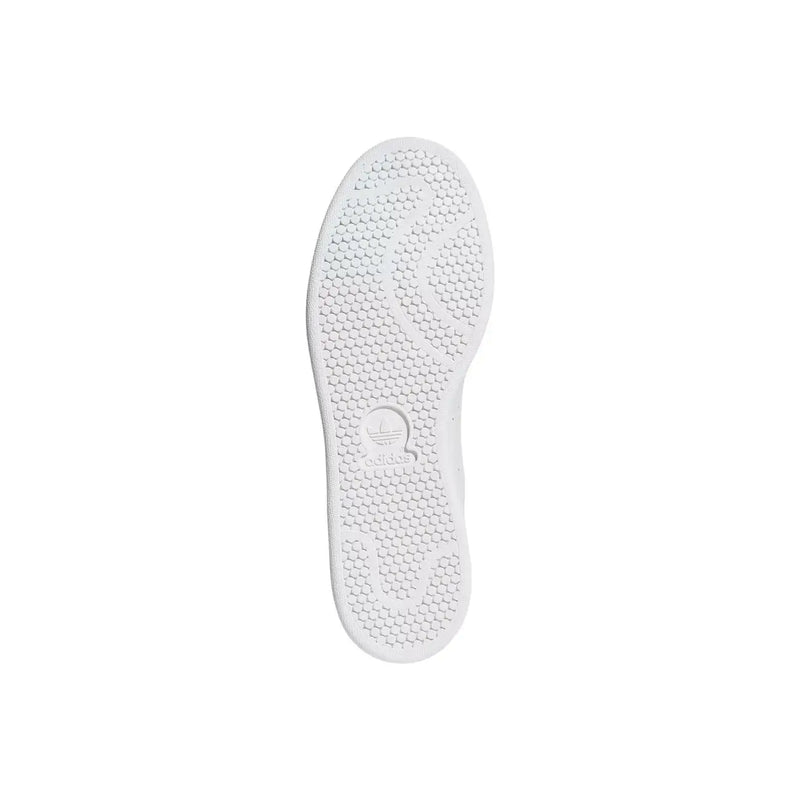 Back side of white adidas originals men sneakers green synthetic sole with honeycomb pattern and trefoil logo embossed