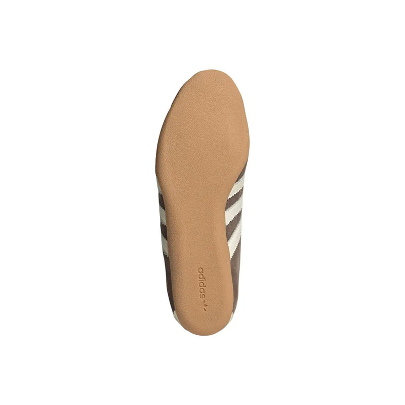 Adidas Originals women suede sneakers in brown featuring three white stripes on the side
