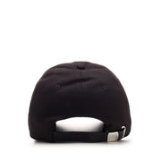 Rückansicht einer schwarzen Alexander McQueen Herren-Baseballkappe aus Baumwolle mit weißem, verstellbarem Riemen und silberner Schnalle