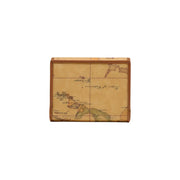 Alviero Martini Prima Classe Damengeldbörse, beige mit Vintage-Kartenmotiv, hellbraunen Lederkanten und Oberfläche aus gealtertem Papier