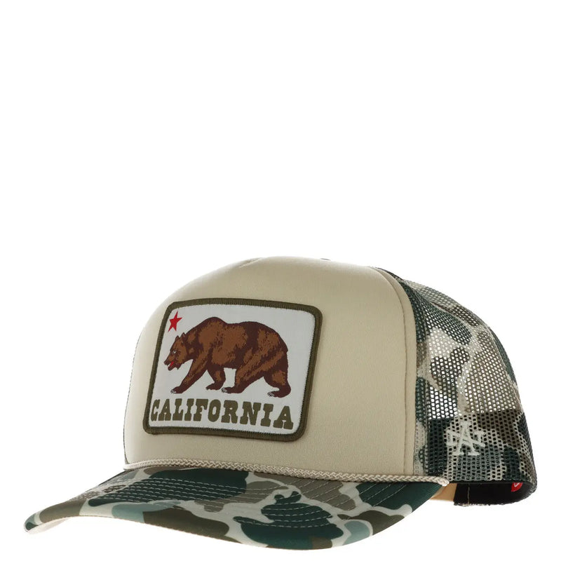 Beige und Camouflage-Truckerkappe aus Polyester von American Needle mit einem Braunbär-Aufnäher und dem Schriftzug „California“.