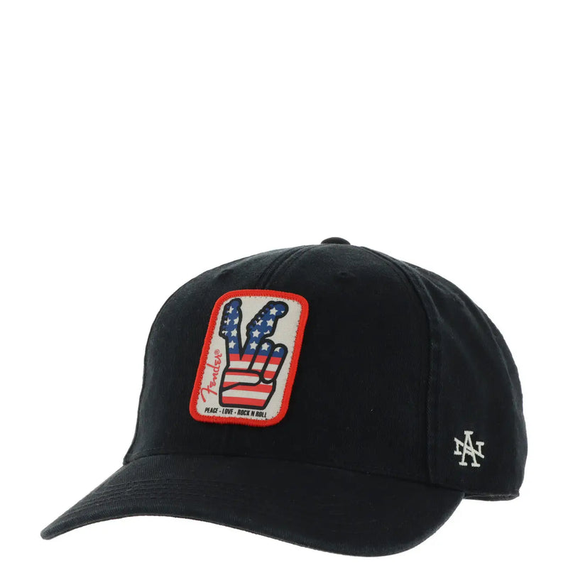 Schwarze American Needle Herren-Baumwollkappe mit amerikanischem Flaggen-Friedenssymbol-Aufnäher und braunem Fender-Logo-Print.