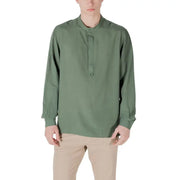 Men’s green long-sleeved band-collar shirt with partial button placket and light brown pants