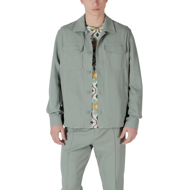 Men’s light green button-up collared jacket with two chest pockets from Antony Morato