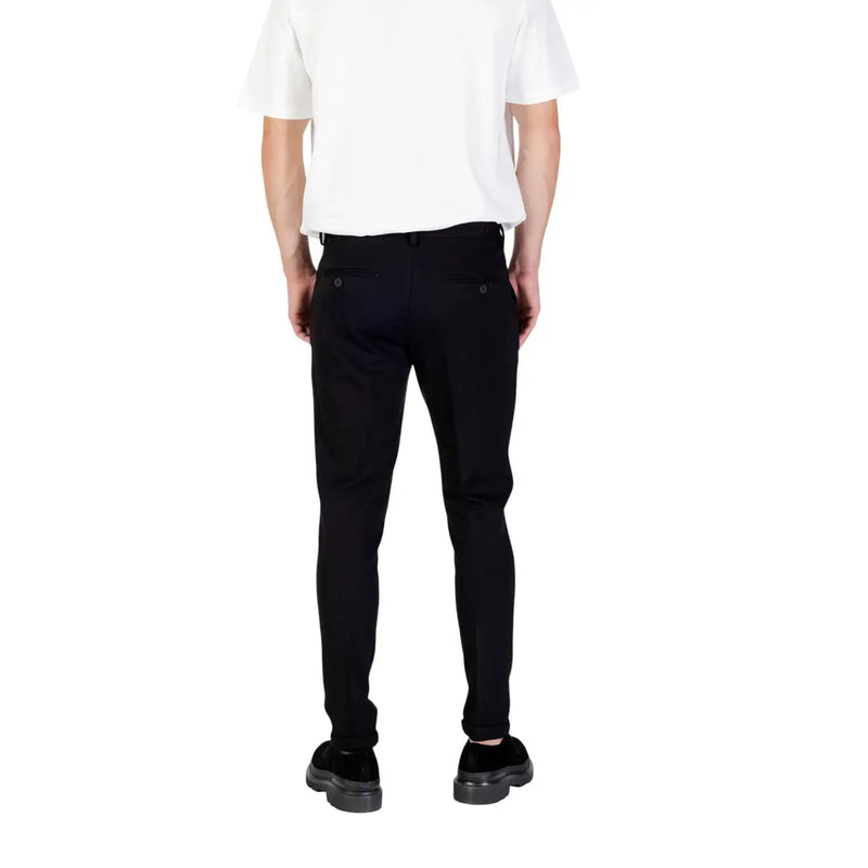 Antony Morato Schwarze, schmal geschnittene Herrenhose aus Stretch-Viskose mit modernem Schnitt und dezenten Ziernähten