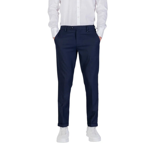 Antony morato Herrenhose in Blau aus Viskosemischung mit taillierter Passform, marineblauer Farbe, elegantem geradem Bein und dezenten Bügelfalten.