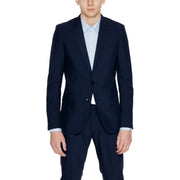 Men’s navy blue two-piece suit with light blue button-down shirt for Antony Morato blazer