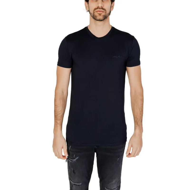 Antony Morato Männer t-shirt Schwarzes Baumwoll-T-Shirt mit V-Ausschnitt und dezentem, gesticktem Logo auf der linken Brustseite.