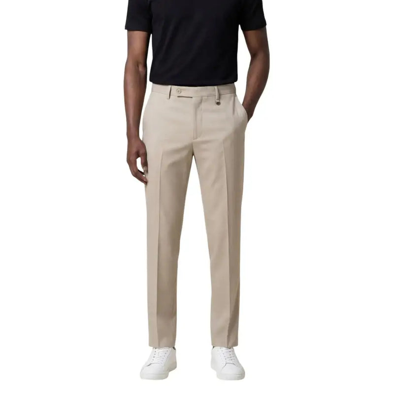 Antony Morato Beige Chino-Hosen für Herren mit elegantem, tailliertem Schnitt und dezenten Bundfalten vorne.