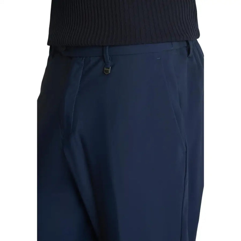 Antony Morato Herrenhose in Marineblau aus glattem, elegantem Stoff mit dezenten Bundfalten vorne für eine taillierte Passform