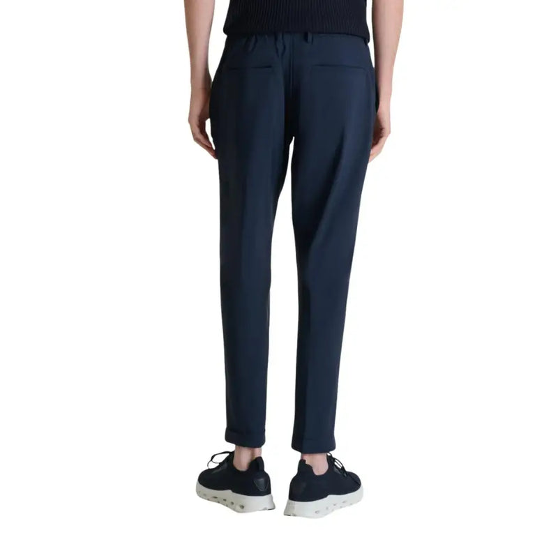Dunkelblaue Slim-Fit-Passform antony morato Herrenhose mit taillierter Silhouette und dezenten Bügelfalten für einen gepflegten Look