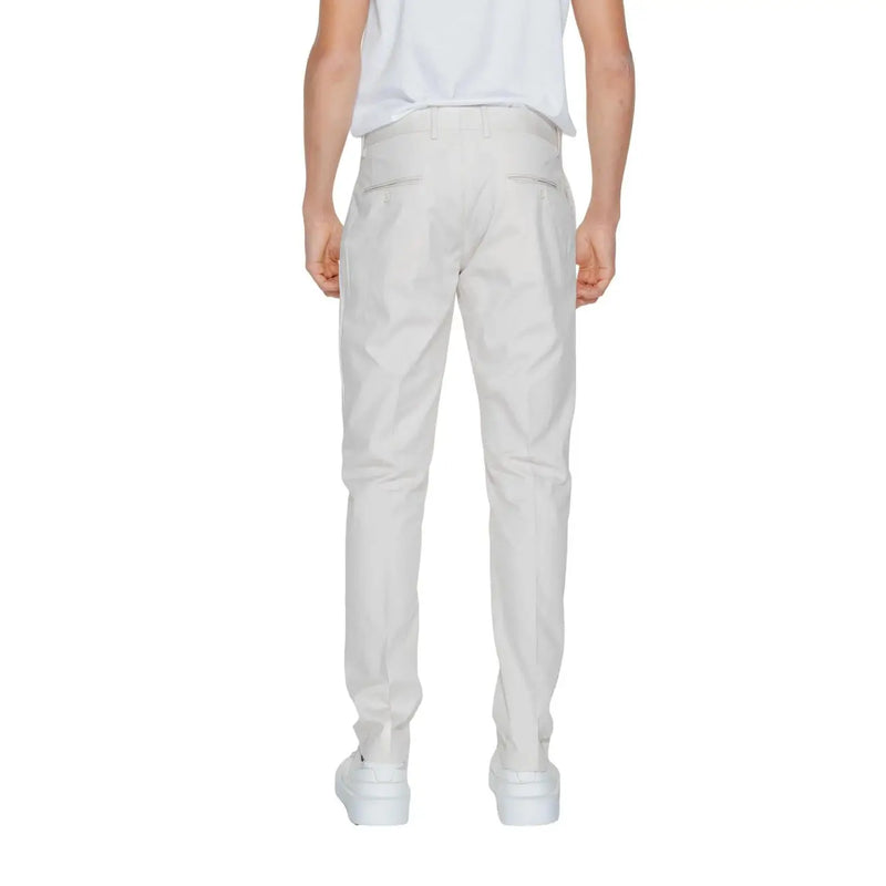 Antony Morato men trousers white chino with tailored fit and subtle pleats at the back side of the product
