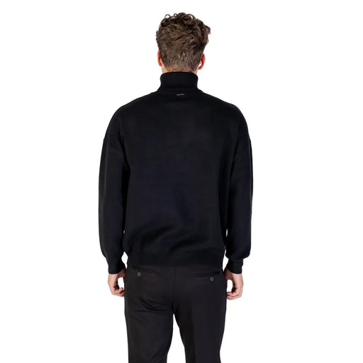 Antony Morato Schwarzer Rollkragenpullover für Herren mit glatter, taillierter Silhouette und gerippten Bündchen, Vorderansicht