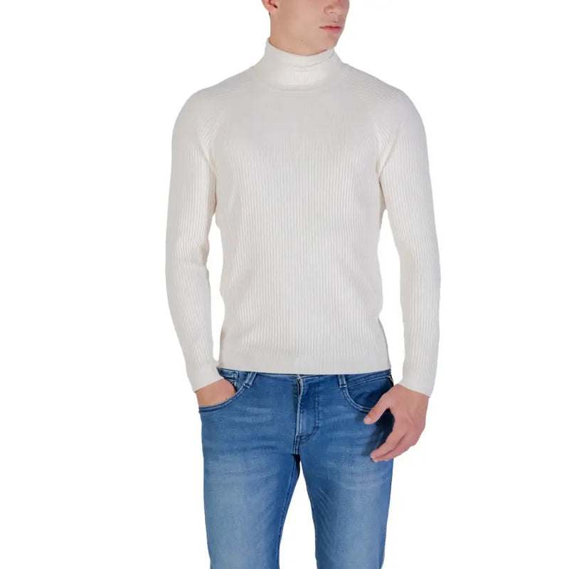 Antony Morato white cream-colored ribbed knit turtleneck sweater for men with snug fit and long sleeves