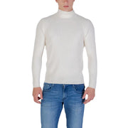 Antony Morato white turtleneck knitwear for men featuring a cream-colored ribbed knit turtleneck sweater with a sleek fit