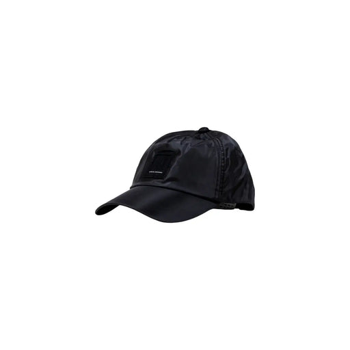 Armani Exchange Herrenkappe aus schwarzem Nylon mit kleinem rechteckigem Aufnäher, Vorderansicht