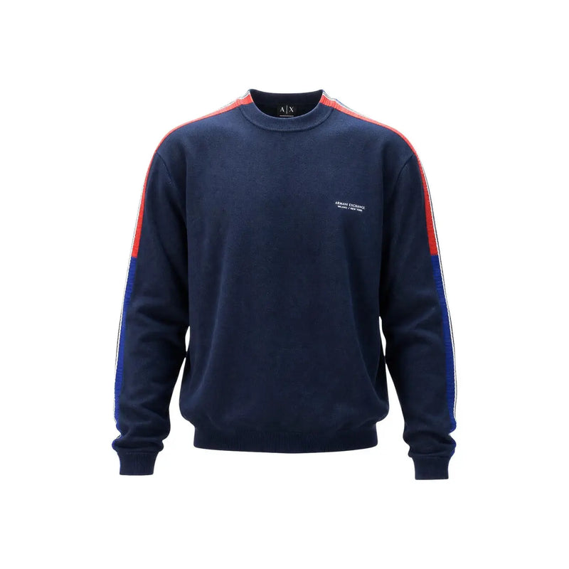 Armani Exchange Baumwollpullover für Herren in Marineblau mit rot-königsblau gestreiften Ärmeln, Vorderansicht