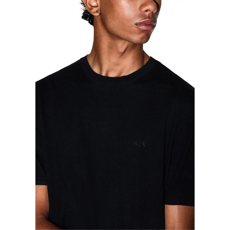 Armani Exchange Schwarzes Herren-T-Shirt aus Baumwolle mit kurzen Ärmeln und dezentem, gesticktem Logo auf der Brust