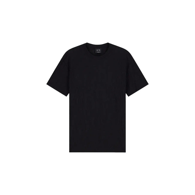 Armani Exchange Schwarzes Herren-T-Shirt aus Baumwolle mit kurzen Ärmeln, Rundhalsausschnitt, minimalistischem Design und dezentem Markenetikett am Halsausschnitt.