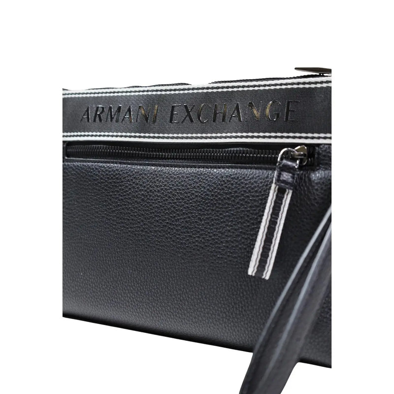 Armani Exchange Schwarze Herrenhandtasche aus Polyester (30 x 20 x 4 cm) mit strukturiertem Leder-Clutch und weiß gestreiftem Reißverschlussanhänger