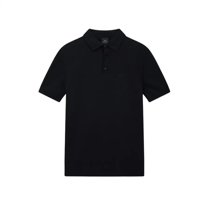 Schwarzes Herren-Poloshirt aus Baumwolle von Arpani mit kurzen Ärmeln, dezent gesticktem Logo und Markenetikett am Kragen.