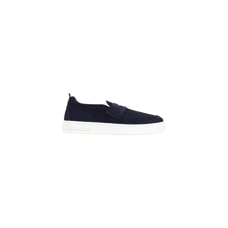 Armani Exchange Sportlicher Herren-Sneaker aus marineblauem Wildleder mit weißer Gummisohle