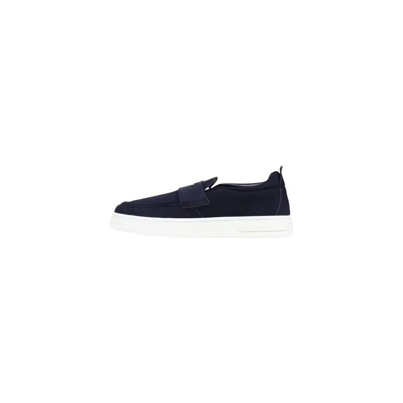 Armani Exchange Sportliche Herren-Sneaker aus blauem Leder zum Hineinschlüpfen mit marineblauem Wildleder-Obermaterial und weißer Gummisohle