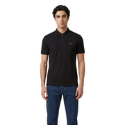 Armani Exchange Schwarzes Herren-Poloshirt mit weißem Logo-Detail auf der Brust und Reißverschlusskragen aus Viskose