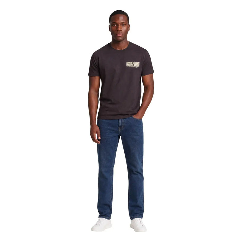 Armani Exchange Braunes Herren-T-Shirt aus Baumwolle mit dunkelgrauen kurzen Ärmeln und kleinem weißen Schriftzug-Logo auf der linken Brustseite