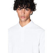Armani Exchange Weißes Herren-Polohemd mit kurzen Ärmeln aus 100 % Baumwolle, mit klassischer weißer Knopfleiste und modernem Kragen.
