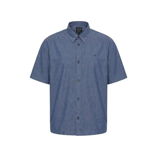Armani Exchange Herrenhemd, blau, kurzärmelig, mit Knopfleiste, dezenter Struktur und kleinem, gesticktem Logo auf der Brust