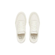 Armani Exchange Weiße Herren-Sneaker aus Polyurethan mit Schnürung und weißem Leder, minimalistisches Design mit dezentem Branding an Zunge und Ferse.