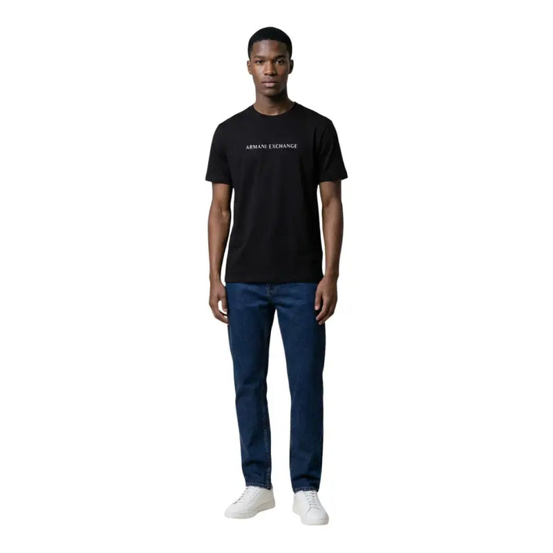 Armani Exchange Schwarzes Herren-T-Shirt aus Baumwolle mit Rundhalsausschnitt und kurzen Ärmeln sowie weißem Logo auf der Brust