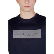Schwarze Baumwolle Armani Exchange Männer t-shirt mit rechteckiger Grafik mit diagonalen weißen Streifen und grauem Logo