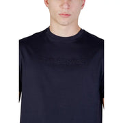 Schwarz Armani Exchange Männer t-shirt mit Rundhalsausschnitt und dezentem, geprägtem Logo für lässige Kleidung