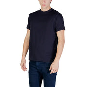 Armani Exchange Schwarzes Herren-T-Shirt aus Baumwolle mit kurzen Ärmeln und dezentem, farblich abgestimmtem, gesticktem Logo auf der Brust.