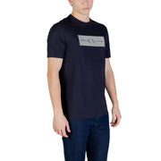 Armani Exchange Herren schwarze Kurzarm t-shirt mit einem rechteckigen weißen Logo-Aufnäher auf der Brust