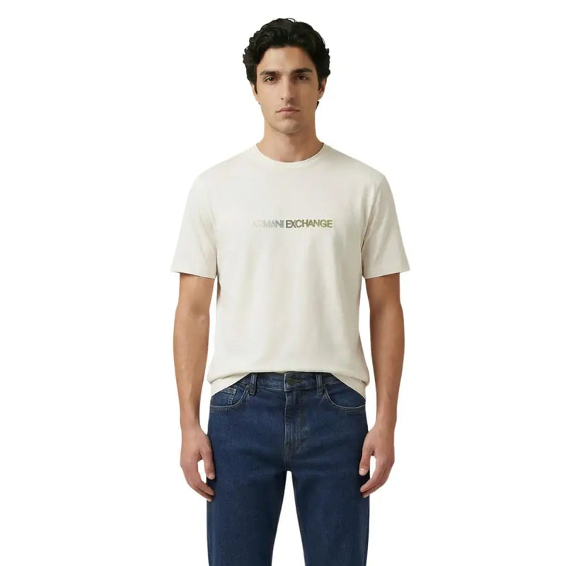 cremefarben Armani Exchange Männer t-shirt mit einem dezenten, metallisch glänzenden Logo auf der Brust aus weichem Baumwollstoff