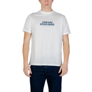 Weiß Armani Exchange Männer t-shirt mit einem dezenten blauen Farbverlaufslogo auf der Brust, ein unverzichtbares Kleidungsstück für die Freizeit.