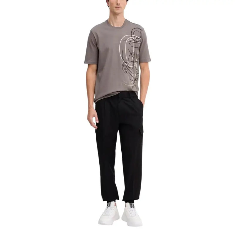 Grau Armani Exchange Männer t-shirt mit weißer abstrakter Linienzeichnung auf der Brust, kurzen Ärmeln, Freizeitkleidung