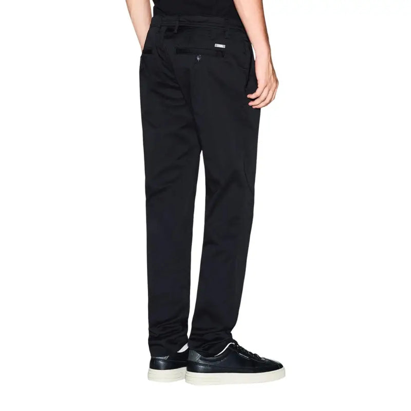 Armani Exchange Schwarze Herren-Chinohose mit elegantem, geradem Bein und dezenten Ziernähten