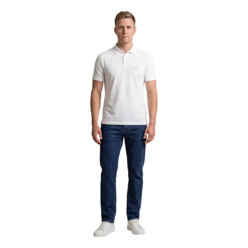 Armani Exchange Weißes Herren-Poloshirt aus Baumwolle mit kurzen Ärmeln und dezentem, gesticktem Logo auf der linken Brustseite.