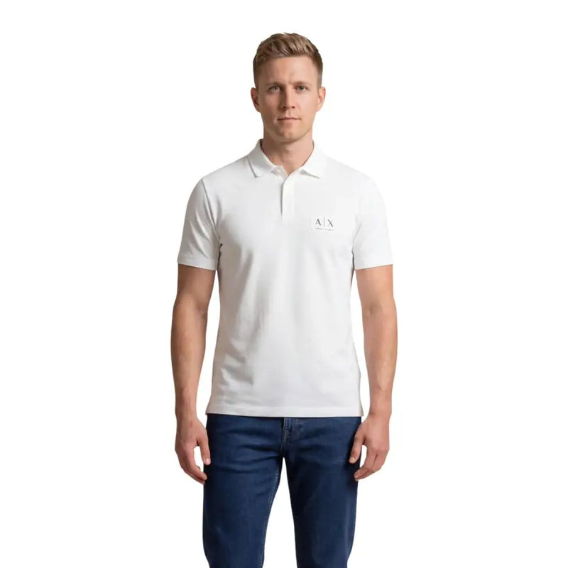 Armani Exchange Weißes Herren-Poloshirt aus Baumwolle mit kurzen Ärmeln und dezentem Logo auf der linken Brust.