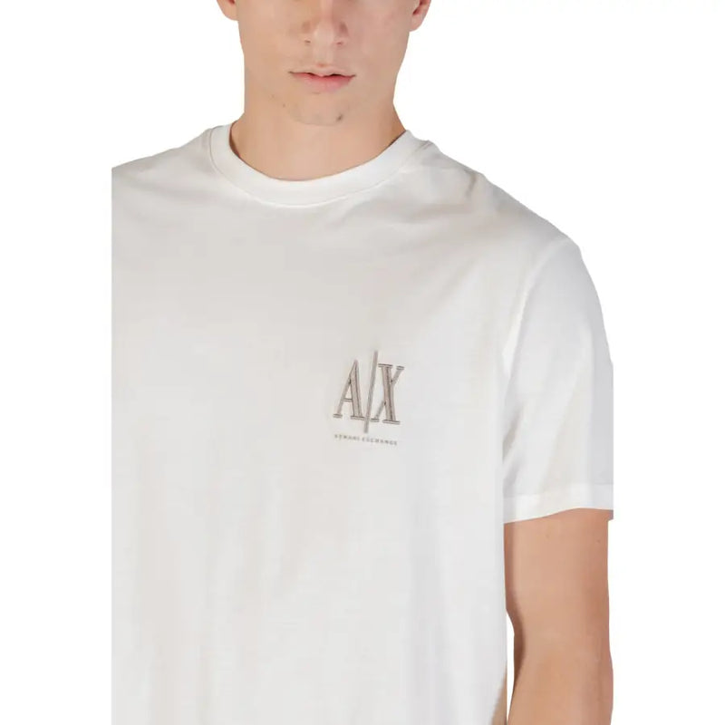 Armani Exchange Weißes Herren-T-Shirt aus Baumwolle mit kurzen Ärmeln und Rundhalsausschnitt sowie dezentem, gesticktem Axt-Logo auf der Brust