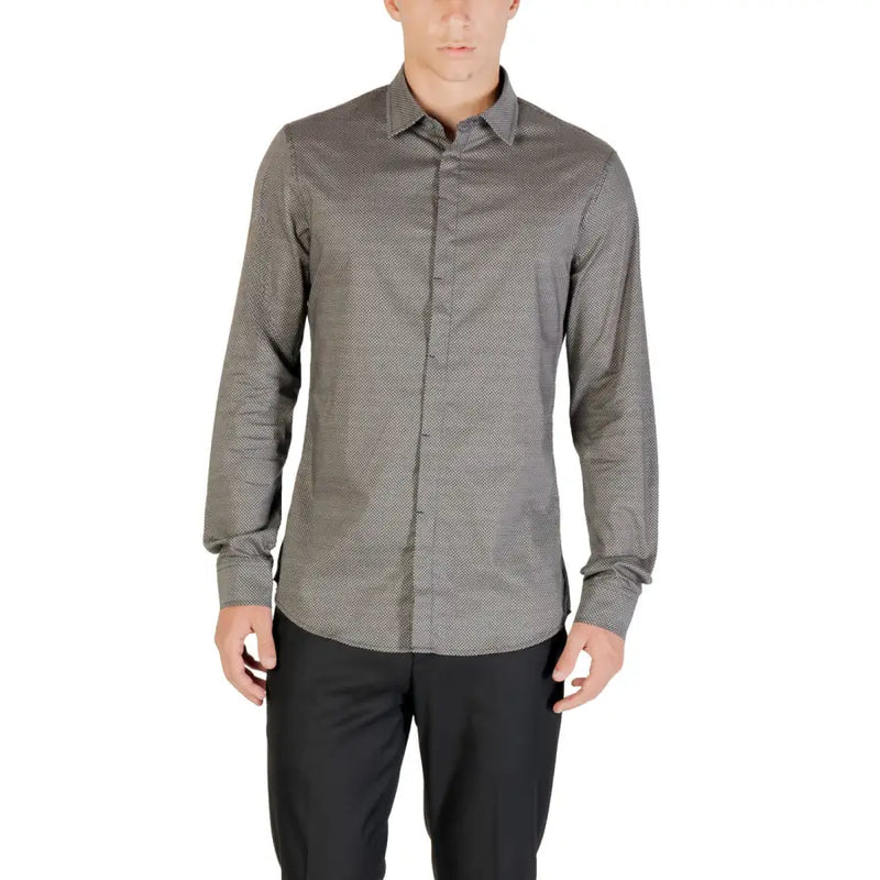Men’s long-sleeved gray collared shirt with subtle pattern from Armani Exchange