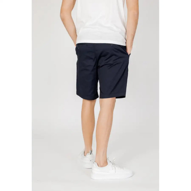 Armani Exchange Blaue Chino-Shorts für Herren aus Baumwollmischgewebe mit klarer, taillierter Passform und dezenten Ziernähten